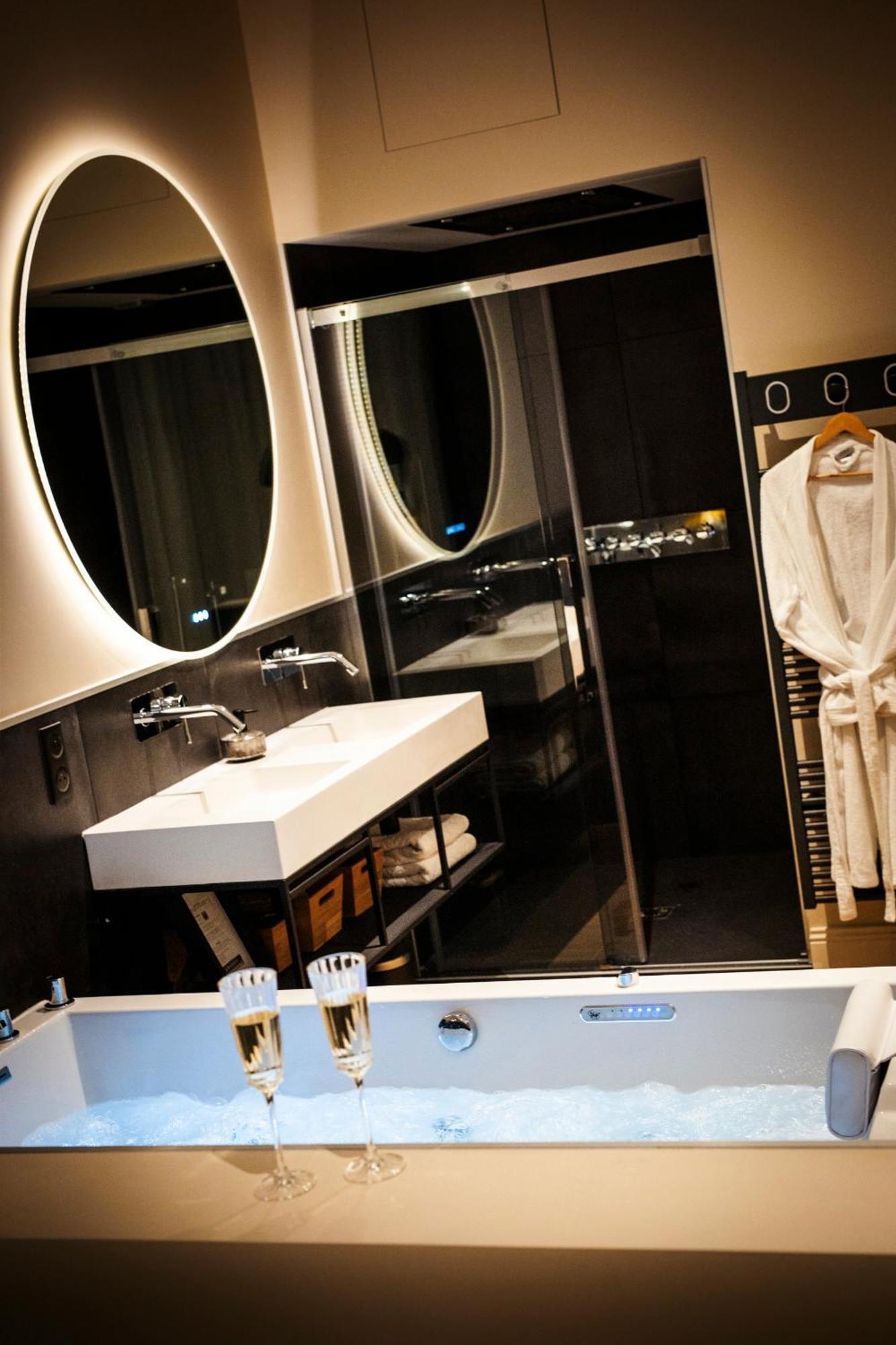 Hedone Suite De Luxe Et Spa Privatif Нанси Екстериор снимка